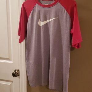 Nike Boys XL 18-20 dri fit Tee
